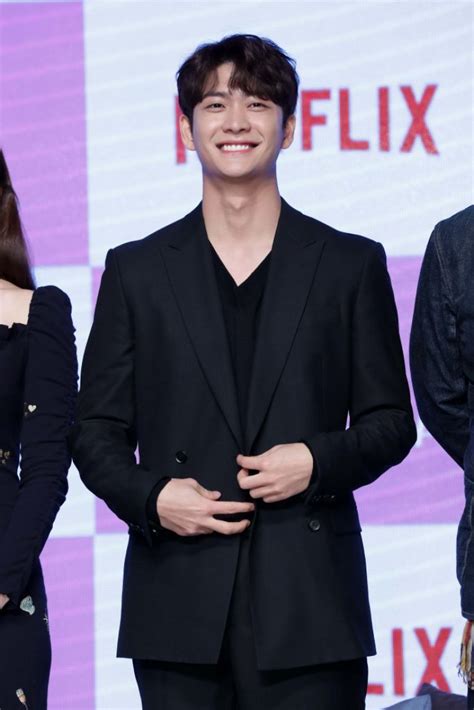 5urprise kang tae oh|Actor Kang Tae Oh Gifts Us With A Full “Run On” .